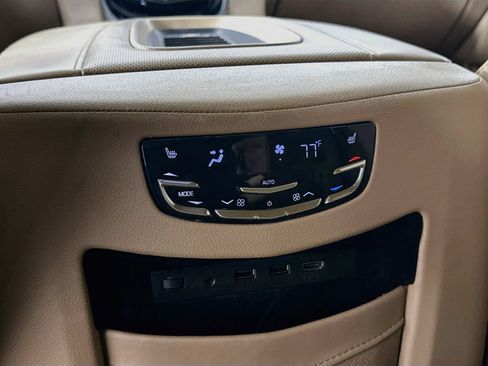 Used 2018 Cadillac Escalade Platinum AWD/4WD image 35
