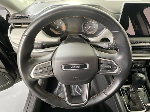 Used 2022 Jeep Compass Limited AWD/4WD image 11