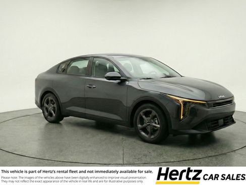 Used 2025 Kia K4 LXS image 1