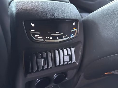 Used 2015 Cadillac SRX Premium image 18