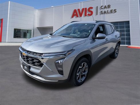 Used 2025 Chevrolet Trax LT w/ LT Convenience Package image 1