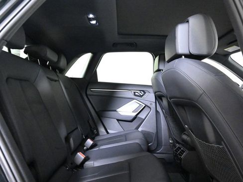 Used 2024 Audi Q3 2.0T Premium w/ Convenience Package image 17