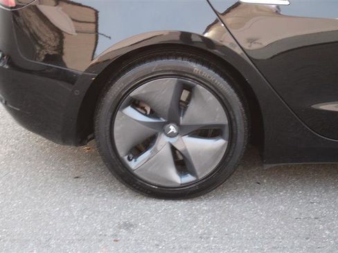 Used 2018 Tesla Model 3 Long Range image 9