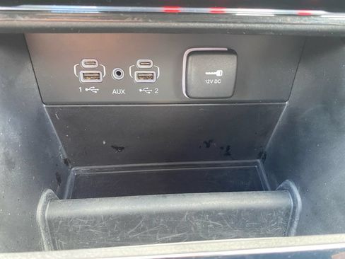Used 2023 Jeep Grand Cherokee Limited w/ Black Appearance Package AWD/4WD image 35
