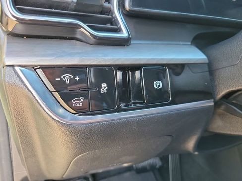 Used 2025 Kia Sportage X-Line w/ Premium Package image 32