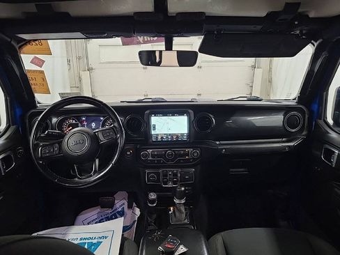 Used 2022 Jeep Gladiator Sport AWD/4WD image 6