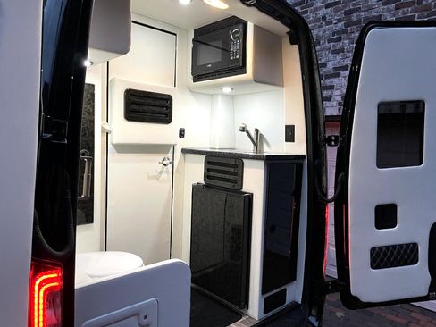 Used 2022 Mercedes-Benz Sprinter 2500 image 37