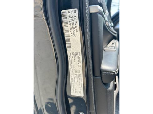 Used 2024 Jeep Grand Cherokee Limited image 23