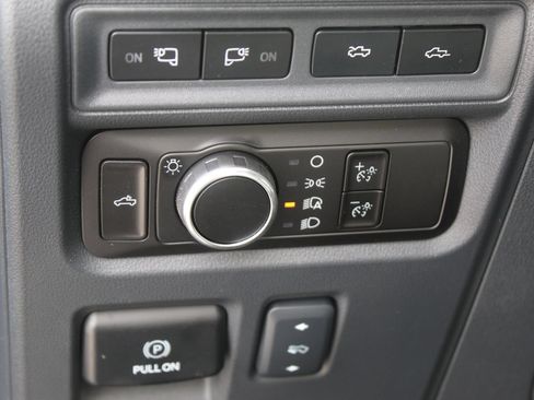 Used 2023 Ford F150 Lightning Platinum AWD/4WD image 30