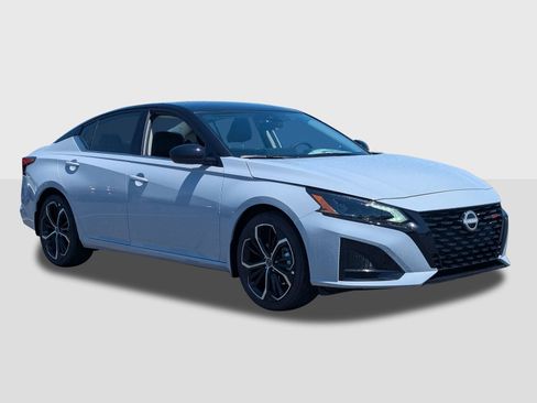New 2026 Nissan Altima 2.5 SR FWD image 8