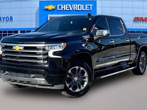 Used 2024 Chevrolet Silverado 1500 High Country w/ Z71 Off-Road Package AWD/4WD image 3