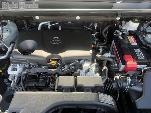 Used 2021 Toyota RAV4 XLE Premium image 30