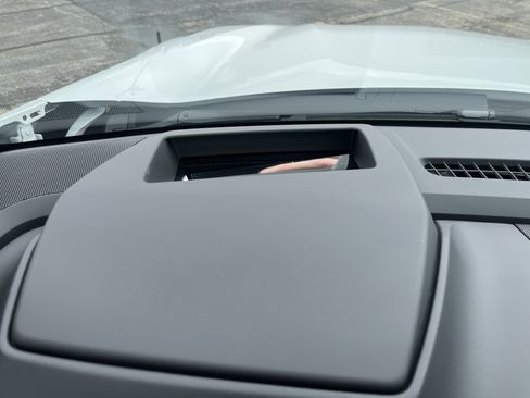 Used 2025 Chevrolet Tahoe High Country image 29