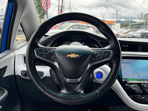 Used 2018 Chevrolet Bolt Premier w/ Driver Confidence II Package FWD image 18