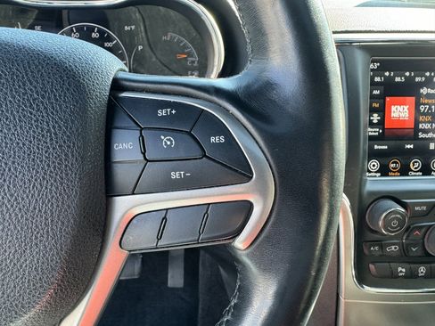 Used 2018 Jeep Grand Cherokee Altitude image 25