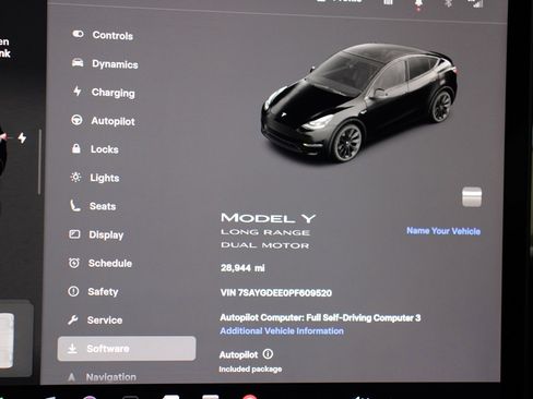 Used 2023 Tesla Model Y Long Range image 25