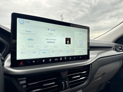 New 2025 Ford Escape SE image 23