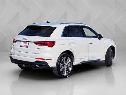 Used 2021 Audi Q3 2.0T Premium Plus w/ Premium Plus Package image 6