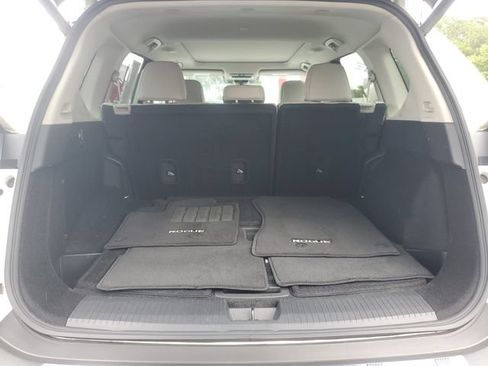 Certified 2023 Nissan Rogue SL w/ SL Premium Package FWD image 6