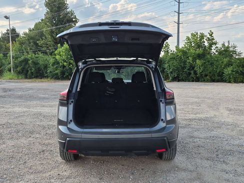 Used 2024 Nissan Rogue SV FWD image 4