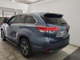 Used 2019 Toyota Highlander LE w/ Phone Cable & Charge Package image 5