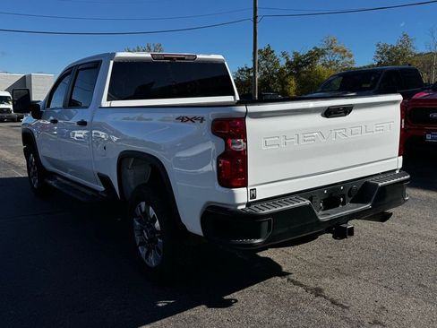 Used 2023 Chevrolet Silverado 2500 Custom w/ Custom Value Package image 6