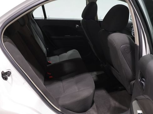 Used 2010 Ford Fusion Hybrid FWD image 22