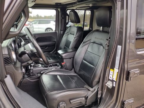 Used 2018 Jeep Wrangler Unlimited Sahara image 10