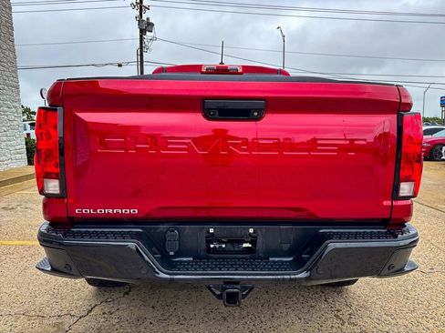 Used 2023 Chevrolet Colorado Trail Boss w/ Technology Package AWD/4WD image 5