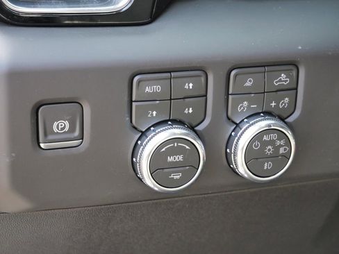 New 2026 GMC Sierra 3500 Denali w/ Denali Reserve Package AWD/4WD image 41