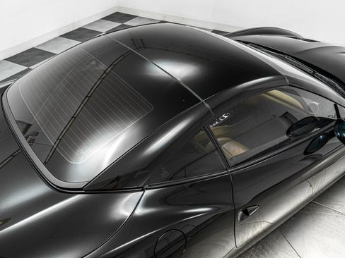 Used 2015 Ferrari California T image 38