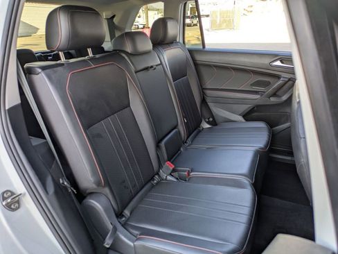 Used 2024 Volkswagen Tiguan Wolfsburg Edition image 27