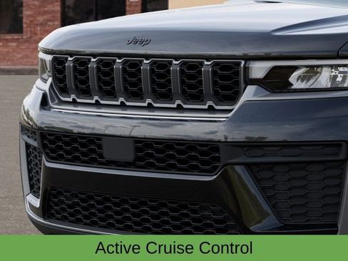 New 2026 Jeep Grand Cherokee Altitude image 12