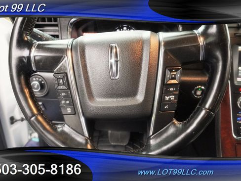Used 2015 Lincoln Navigator L 4WD image 23