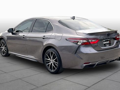 Used 2022 Toyota Camry SE FWD image 10