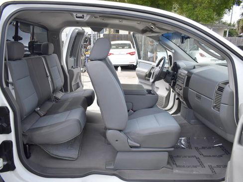 Used 2006 Nissan Titan SE image 17