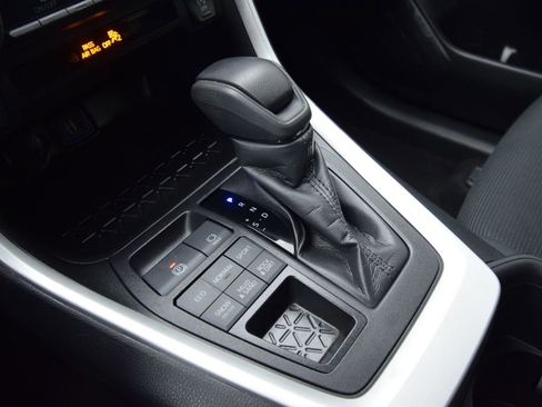 Used 2024 Toyota RAV4 LE image 21