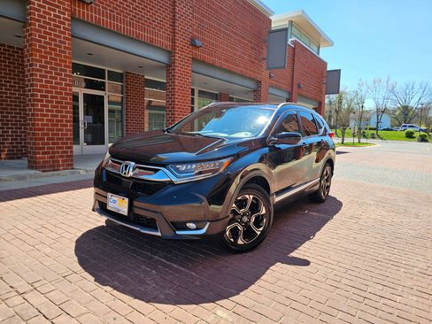 Used 2018 Honda CR-V Touring image 3