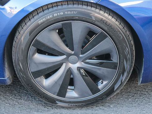 Used 2023 Tesla Model S Standard Range image 11