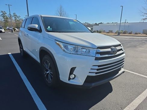 Used 2019 Toyota Highlander Plus image 14