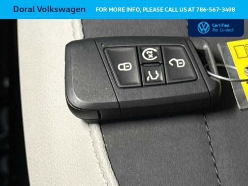 Used 2025 Volkswagen Taos SE FWD image 28