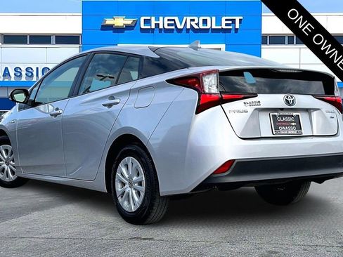 Used 2019 Toyota Prius LE image 4