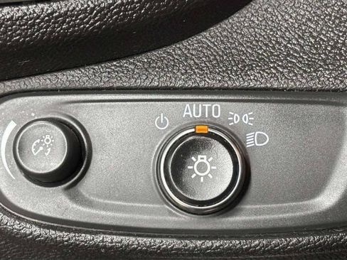 Used 2018 Chevrolet Trax LS FWD image 26