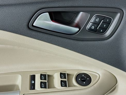 Used 2017 Ford Escape Titanium image 23