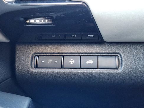 New 2025 Nissan Pathfinder SV image 17