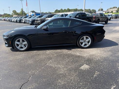 Used 2026 Ford Mustang Premium RWD image 3