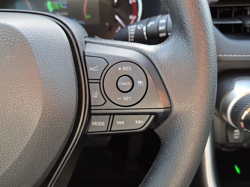 Certified 2025 Toyota RAV4 XLE image 34