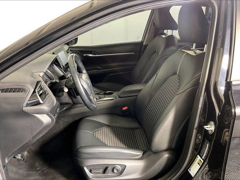 Used 2022 Toyota Camry SE FWD image 32