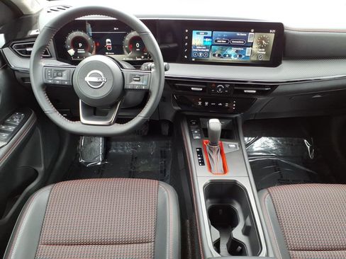 Used 2025 Nissan Kicks SR AWD/4WD image 9