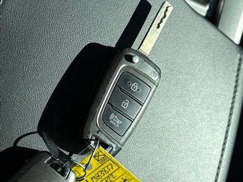 Used 2022 Hyundai Palisade SE AWD/4WD image 16